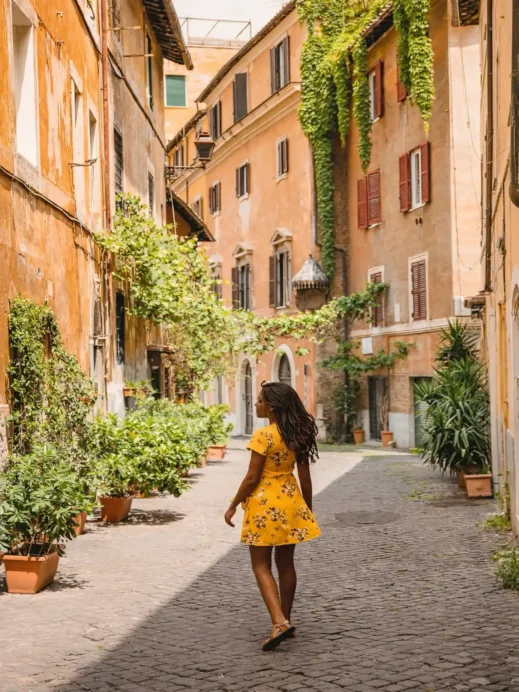 studying in Rome architecture street