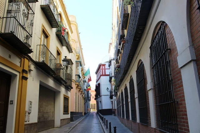 narrow white washed streets in Southern Spain