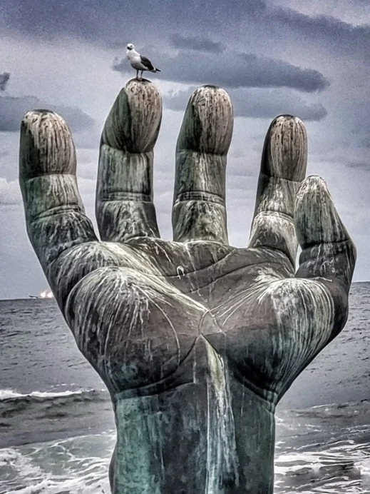 Hand of Harmony, bird, Pohang, South Korea1