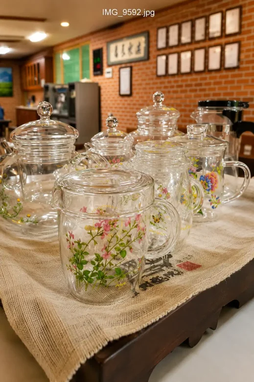 Steven, Stacey, Boseong, Tea pots