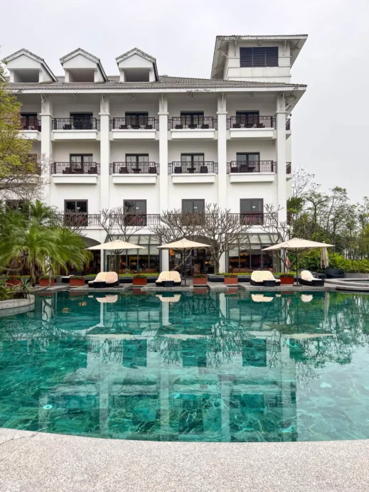 InterContinental-Hanoi-Westlake-pool