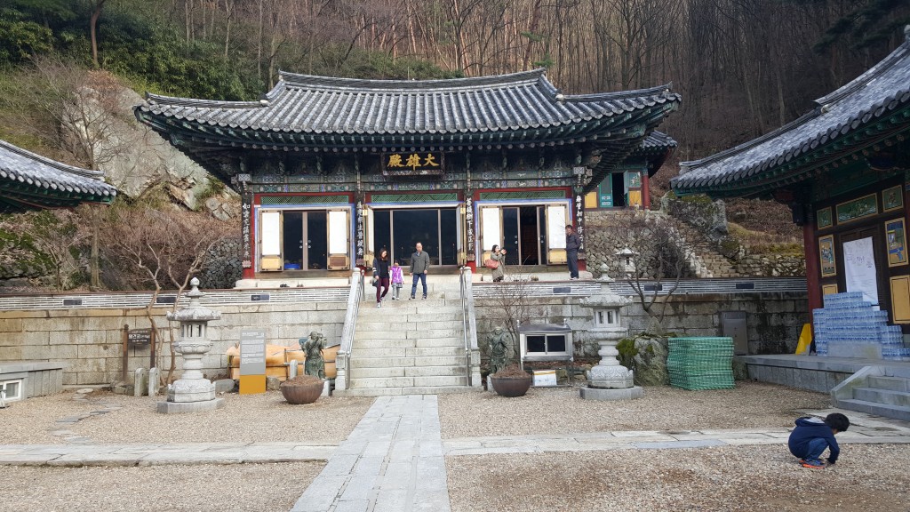 temple-1024x576 Hiking the Apsan Kosangol Valley Trail in Daegu South Korea