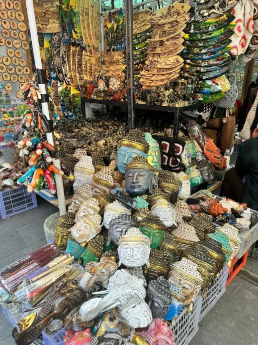 Balinese souvenirs, carvings, magnets, etc