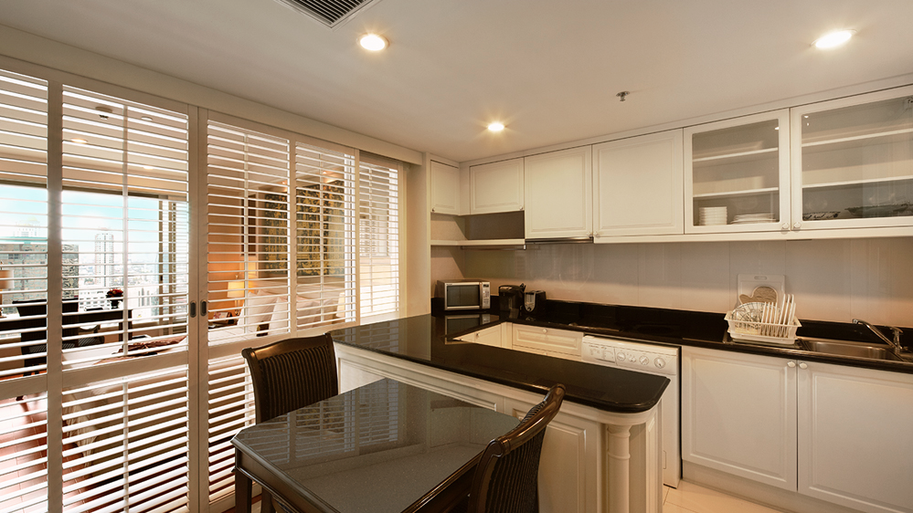 Grande Centre Point Hotel Ratchadamri Bangkok kitchen slats