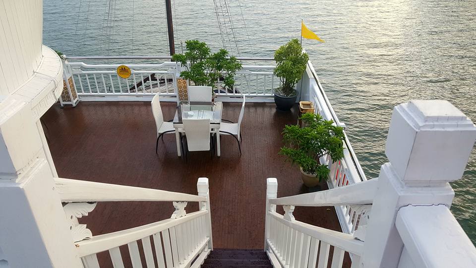 The Signature Cruises Senior Suite Halong Bay Senior Suite lower deck
