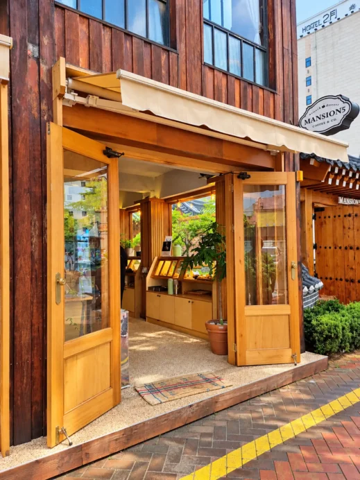 Mansion5 Cafe Entrance and Bakery