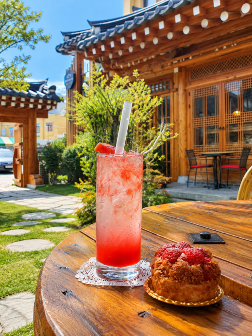 Strawberry Lemonade, Mansion5 Hanok Courtyard