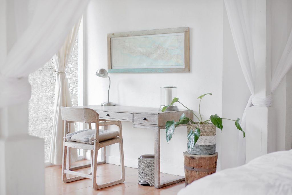 All white - Decorate your Temporary Home