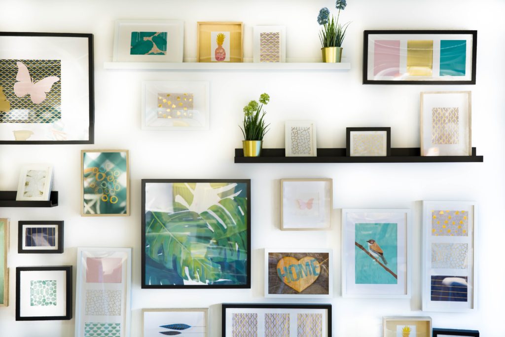 Decorate your Temporary Home Wall Storage