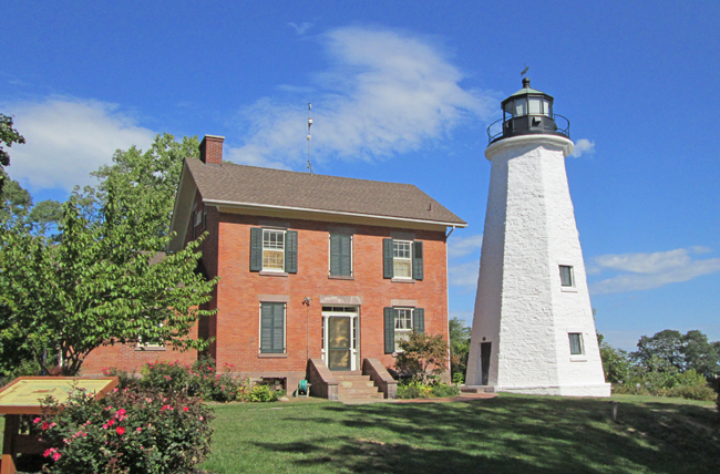 10 Rochester Activities Charlotte Beach Lighthouse