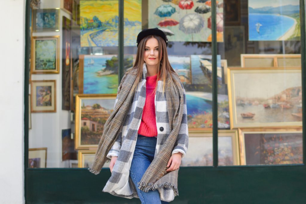 My style doesn't change when I travel, what I pack in my suitcase is pretty different from my needs at home. Here are my 10 travel wear essentials.