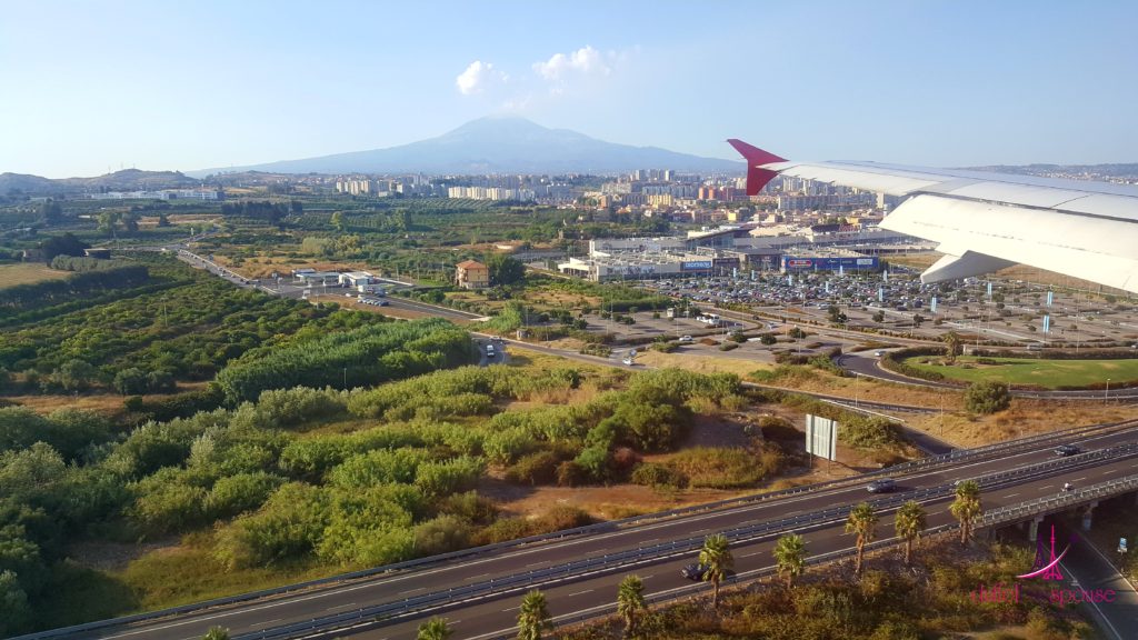 plane arriving in Catania
