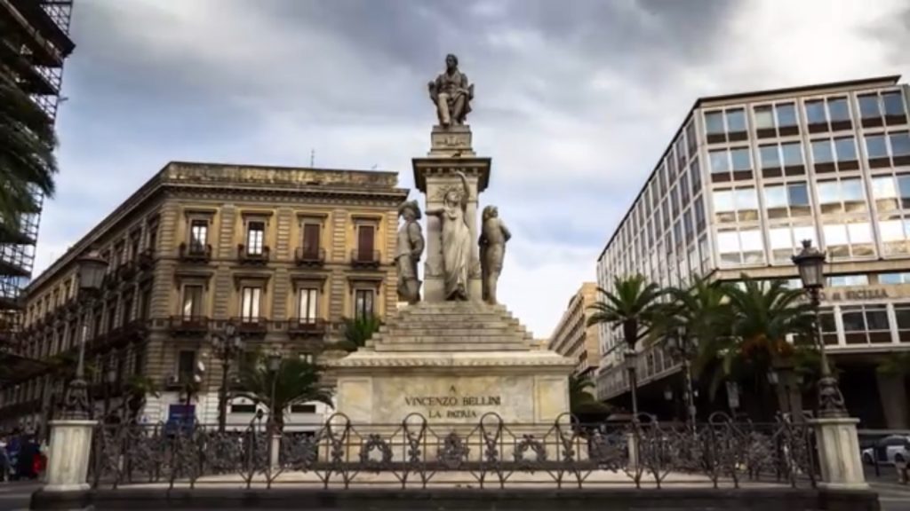 catania statue in square