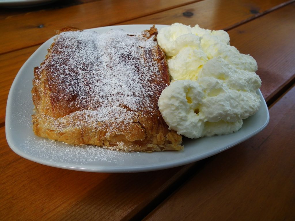 German-style Christmas Markets in the New World - Christmas Markets in America & strudel