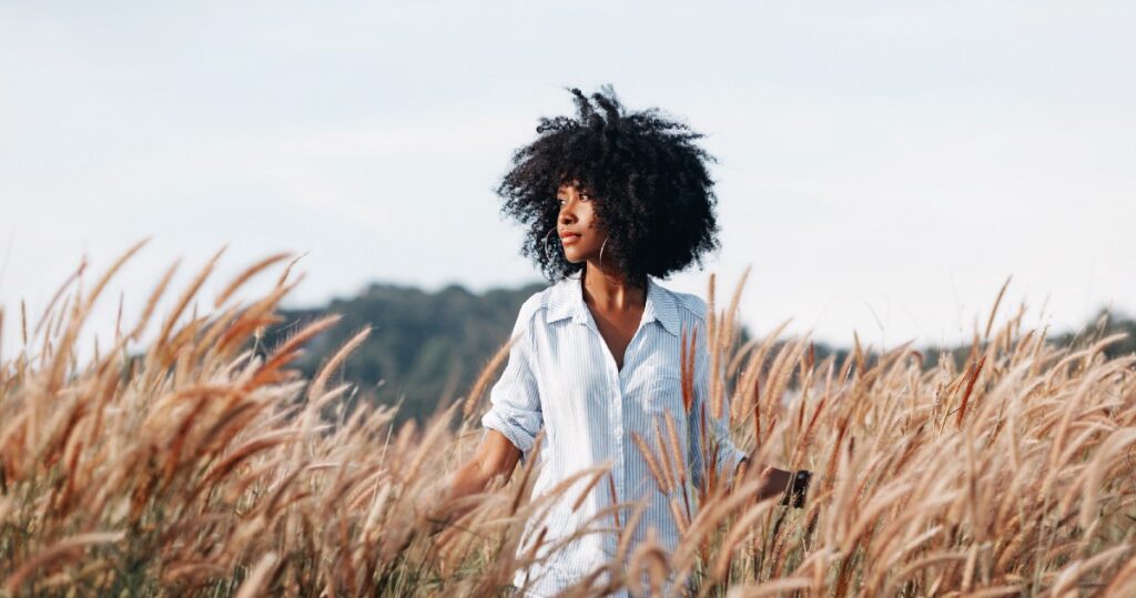 black-woman-in-the-wheat-fields-1024x539 Safety Tips for Solo Women Travelers