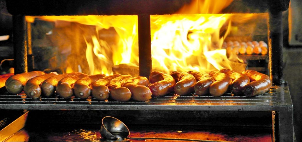 German-style Christmas Markets in the New World - Christmas Markets in America & Bratwurst, Rostbratwurst and Rindswurst