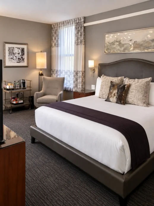 AMBASSADOR HOTEL COLLECTION® bedroom