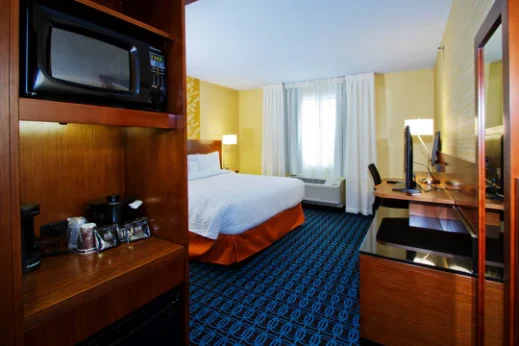 Fairfield Inn & Suites St. Louis West:Wentzville room