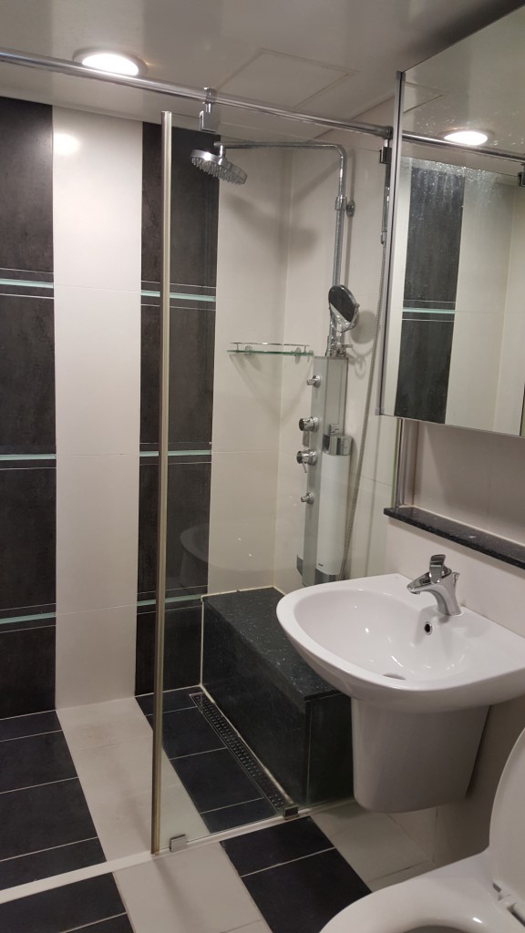 Bathroom in Hillstate Apartment search in Daegu South Korea