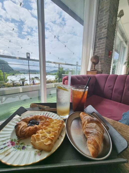 Miryang Cafe 189 pastries