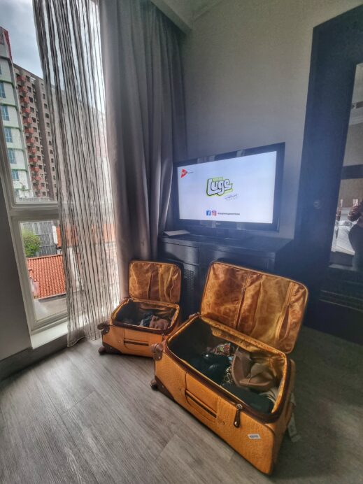 Wake up Singapore luggage