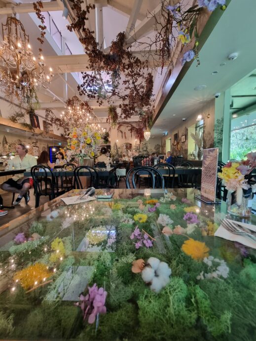 Cafe hopping in Singapore Le Jardin beautiful table