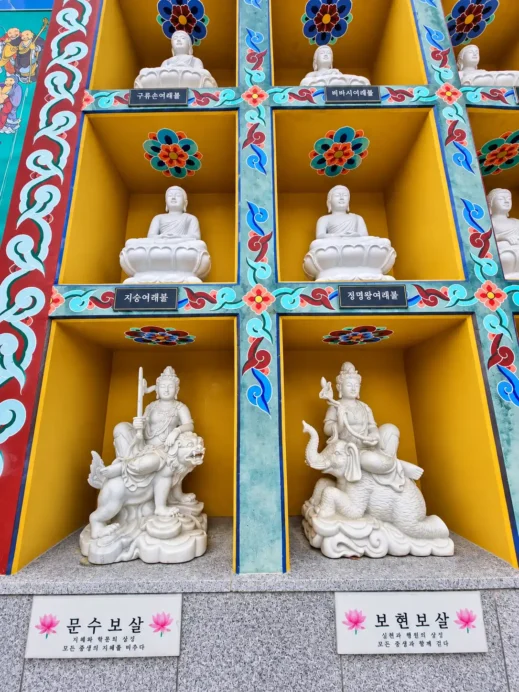 Bright Virtue Buddhist Temple Niches