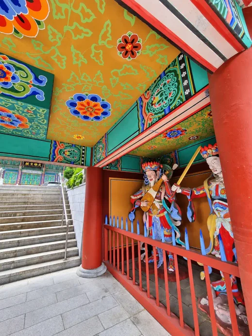 Bright Virtue Guardians and Dancheong Ceiling