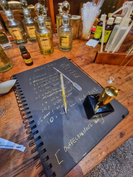 Signature scent Master book of recipes
