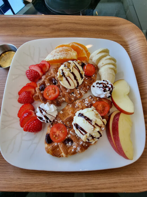Dongye Art Museum Cafe waffles and fruit