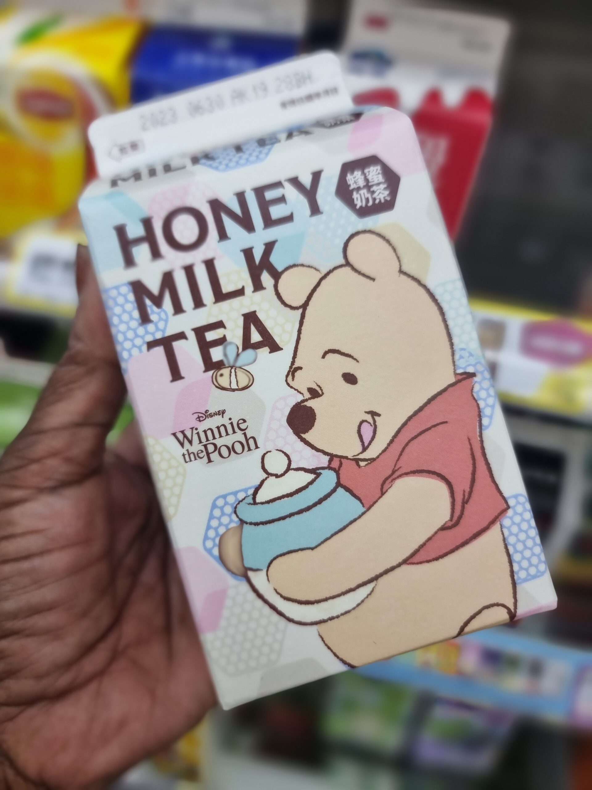 honey milk tea at seven-eleven in Taiwan