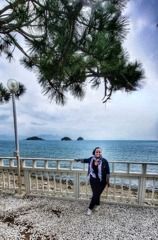 cafes with a view Cafe de Mongdol me in front of the ocean