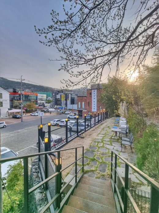 Junbro exterior