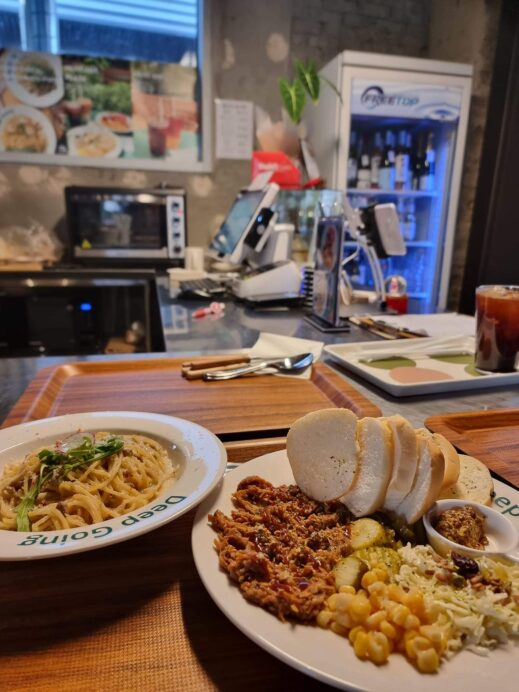 Brunch cafes in Daegu deep going brunch cafe food on table