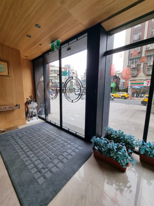 first-time-visit-taipei-travel-guide green world songshan front entrance