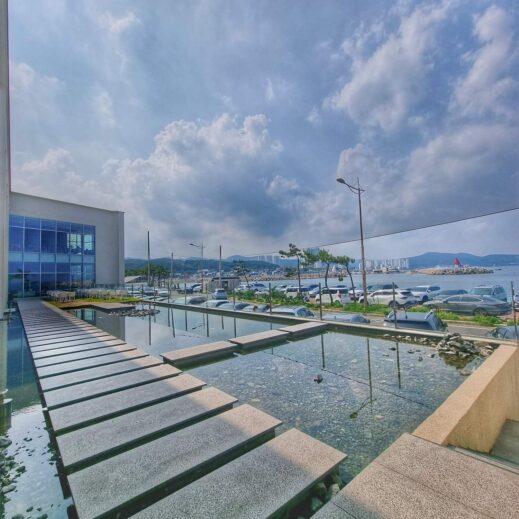 Cafes in Ulsan reflecting pool