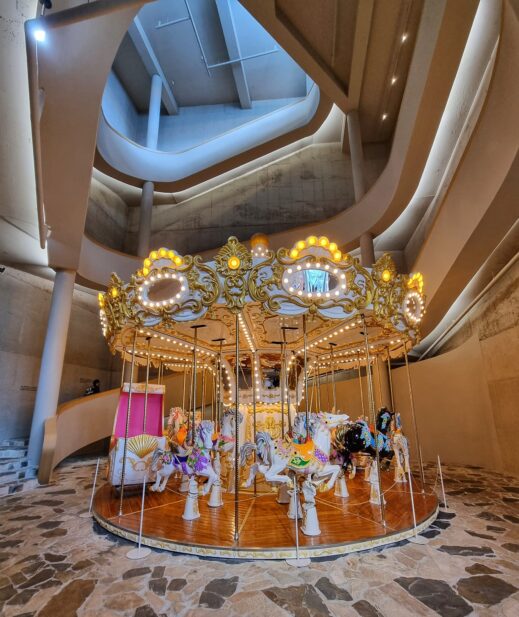 Obremen Cafe Pohang Cafe horses carousel