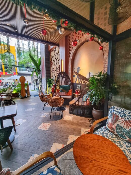 Seahorse Hostel Danang lobby street view