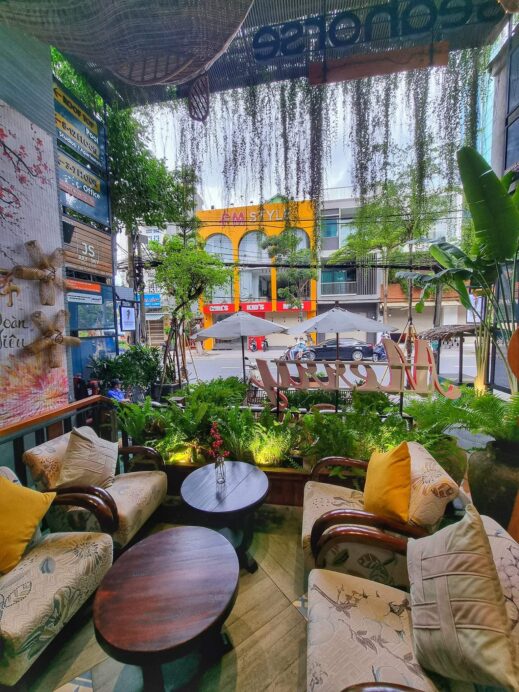 Seahorse Hostel Danang sitting area