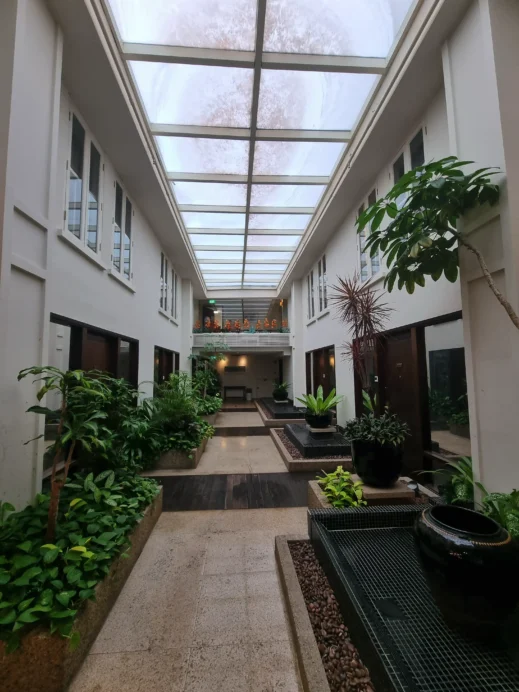 Village Albert Court Hotel courtyard