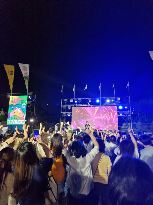 Live entertsinment at Korean event