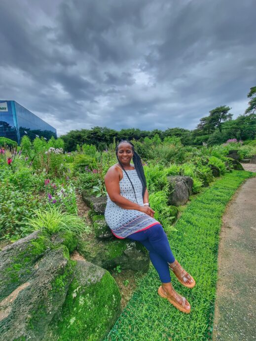 duffelbagspouse in Paju South Korea seated