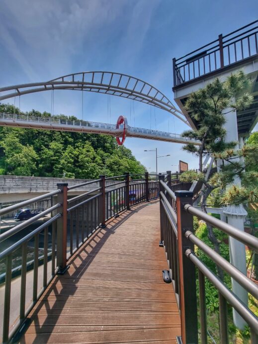 Apsan Love Bridge in Daegu, Easy hike, Daegu South Korea