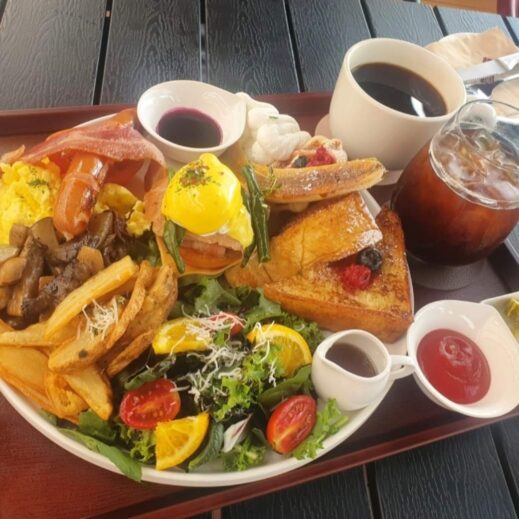big breakfast at Brique Rouge cafe brunch rooftop