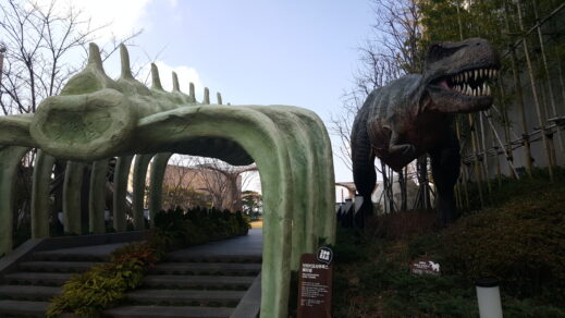Shinsegae-Zooraji-statues