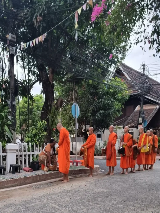 Temple, monk chat, Luang Plabung, me, alms copy