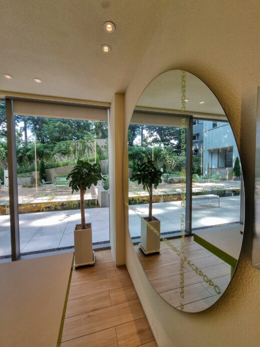 Cafe Pace Popo:  mirror