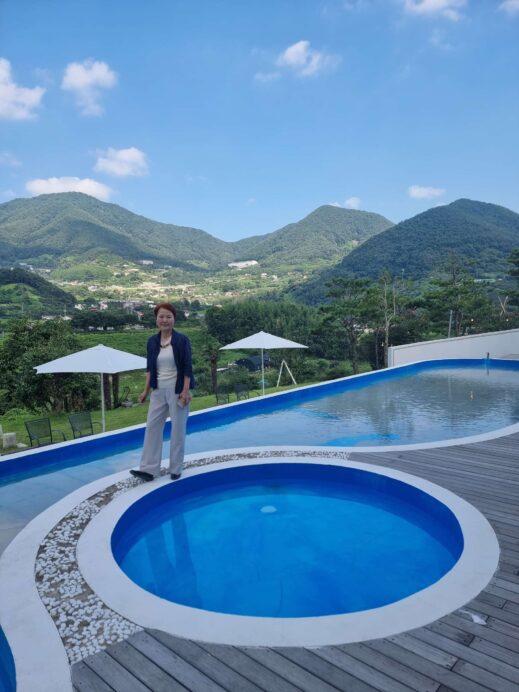 Baraemi Vanessa small pool