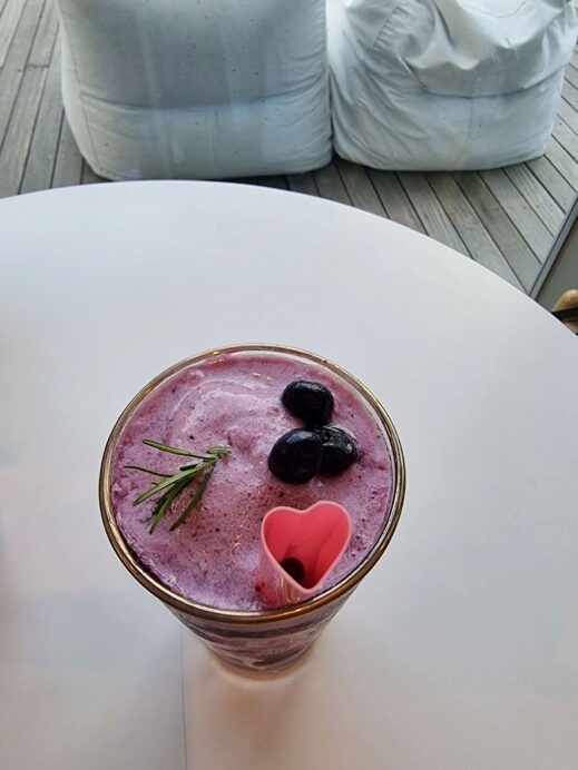Baraemi Vanessa rasperry smoothie
