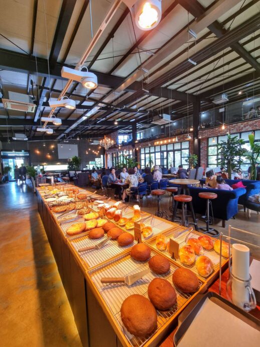 CG Bon Brunch cafe display
